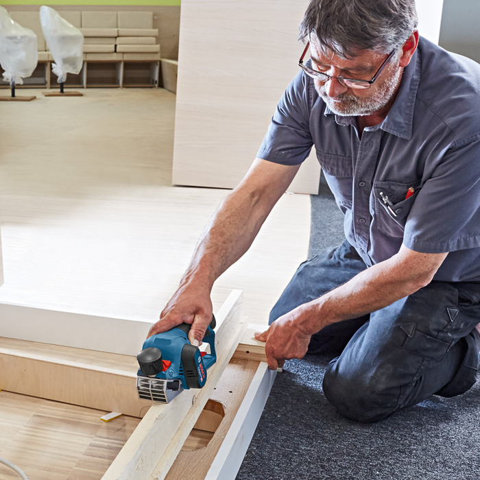 BOSCH GHO 12V-20 (SOLO)