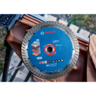 BOSCH Disc de tăiere diamantat EXPERT MultiMaterial 230 x 22,23 x 2,4 x 15 mm