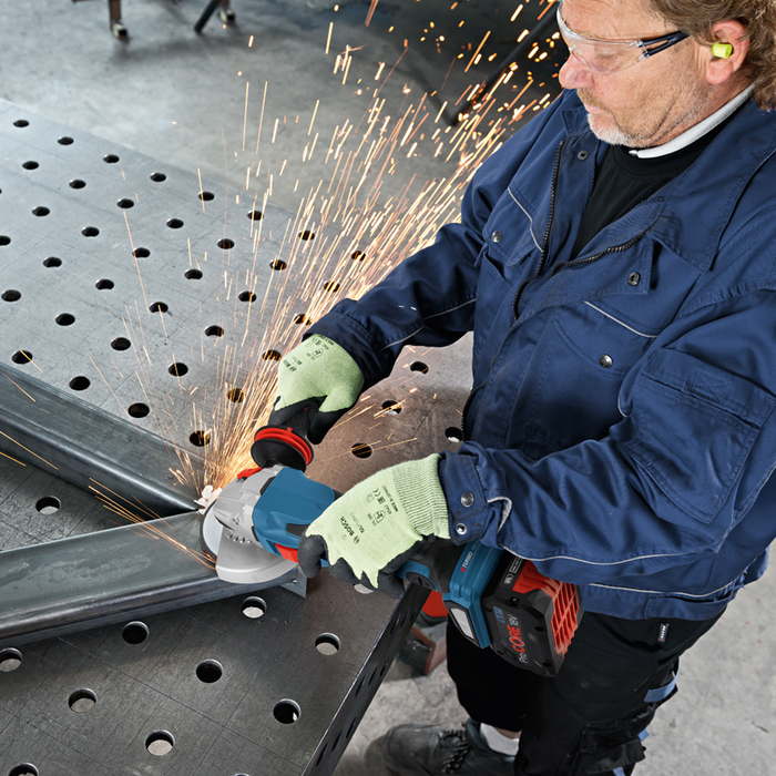 BOSCH GWS 18V-15 C (SOLO)